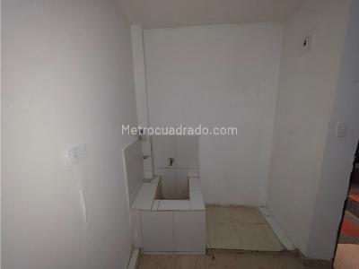 Apartaestudio en arriendo en La Milagrosa, Medellín, 40 m² · foto 13 de 13