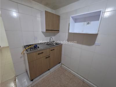 Apartaestudio en arriendo en La Milagrosa, Medellín, 40 m² · foto 2 de 13