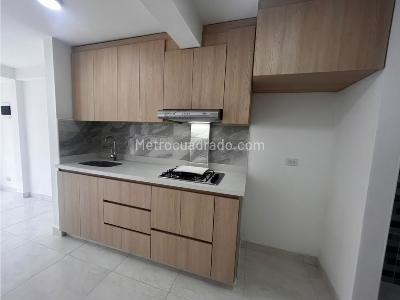 Apartamento de 3 alcobas en arriendo en Robledo Pajarito, Medellín, 70 m² · foto 2 de 14