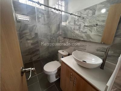 Apartamento de 3 alcobas en arriendo en Robledo Pajarito, Medellín, 70 m² · foto 14 de 14