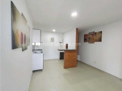 Apartaestudio en venta en Centro, Medellín, 32 m² · foto 2 de 8
