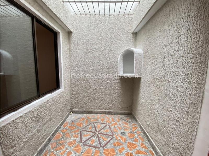 Casa en Arriendo, Campo Alegre, Medellín