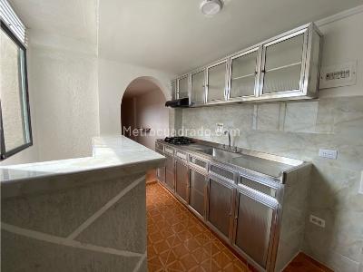 Apartamento de 3 alcobas en arriendo en Campo Alegre, Medellín, 70 m² · foto 2 de 12