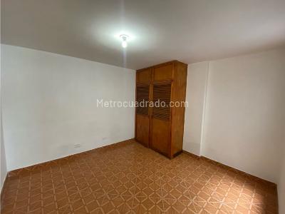 Apartamento de 3 alcobas en arriendo en Campo Alegre, Medellín, 70 m² · foto 5 de 12