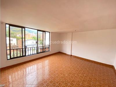 Apartamento de 3 alcobas en arriendo en Campo Alegre, Medellín, 70 m² · foto 6 de 12