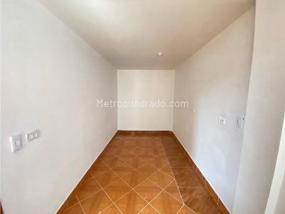 Apartamento de 3 alcobas en arriendo en Campo Alegre, Medellín, 70 m² · foto 7 de 12