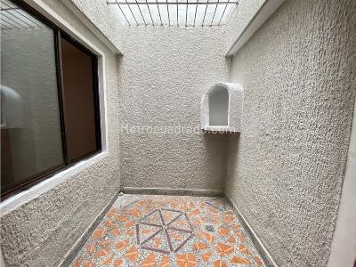 Apartamento de 3 alcobas en arriendo en Campo Alegre, Medellín, 70 m² · foto 9 de 12