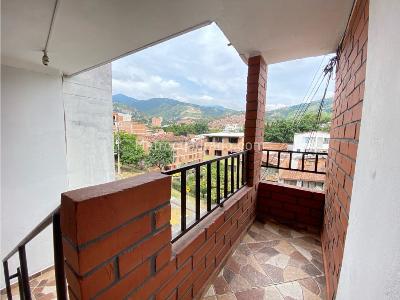 Apartamento de 3 alcobas en arriendo en Campo Alegre, Medellín, 70 m² · foto 11 de 12