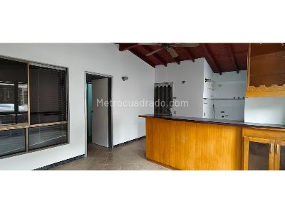 Casa de 1 alcoba en arriendo en Colombia, Medellín, 40 m² · foto 4 de 10