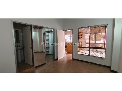 Casa de 1 alcoba en arriendo en Colombia, Medellín, 40 m² · foto 8 de 10