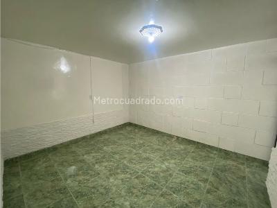 Casa de 3 alcobas en arriendo en Santa Monica, Medellín, 68 m² · foto 3 de 10
