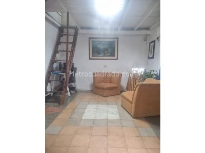 Casa de 3 alcobas en venta en Boston, Medellín, 169 m² · foto 2 de 9