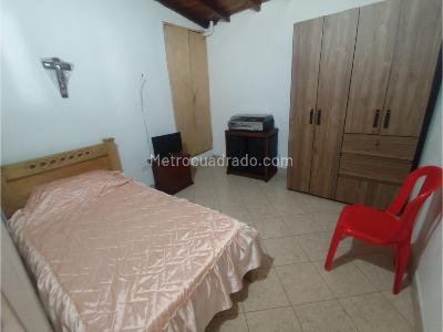 Apartamento en venta en Buenos Aires, Medellín · foto 2 de 9