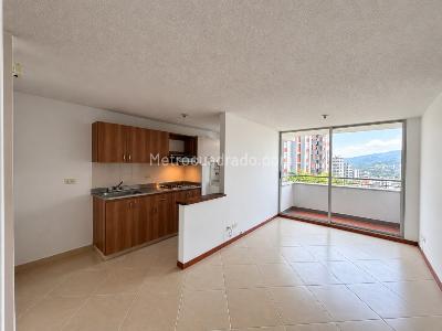 Apartamento de 2 alcobas en arriendo en Loma Del Indio, Medellín, 54 m² · foto 2 de 14