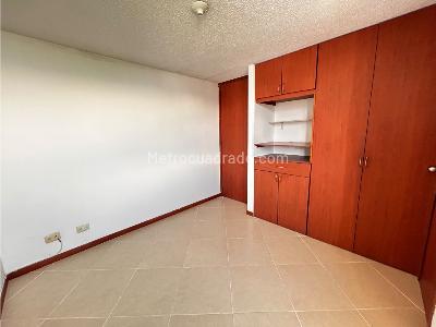 Apartamento de 2 alcobas en arriendo en Loma Del Indio, Medellín, 54 m² · foto 5 de 14