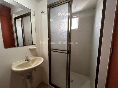 Apartamento de 2 alcobas en arriendo en Loma Del Indio, Medellín, 54 m² · foto 10 de 14