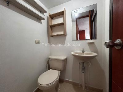 Apartamento de 2 alcobas en arriendo en Loma Del Indio, Medellín, 54 m² · foto 11 de 14