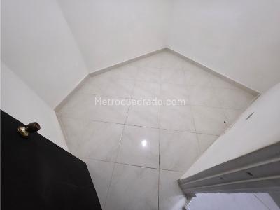 Apartamento de 3 alcobas en arriendo en La Milagrosa, Medellín, 140 m² · foto 5 de 17