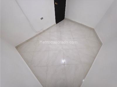 Apartamento de 3 alcobas en arriendo en La Milagrosa, Medellín, 140 m² · foto 6 de 17