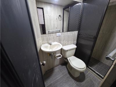 Apartamento de 3 alcobas en arriendo en La Milagrosa, Medellín, 140 m² · foto 9 de 17
