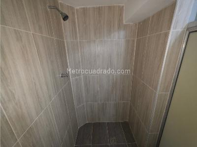 Apartamento de 3 alcobas en arriendo en La Milagrosa, Medellín, 140 m² · foto 13 de 17