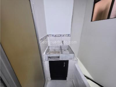 Apartamento de 3 alcobas en arriendo en La Milagrosa, Medellín, 140 m² · foto 15 de 17