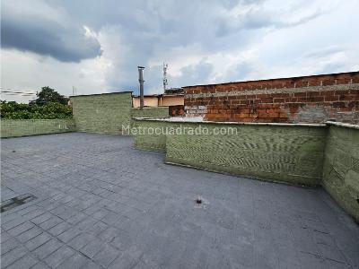 Casa en arriendo en Manila, Medellín · foto 2 de 20