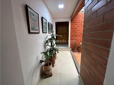 Casa de 5 alcobas en venta en Belen Los Alpes, Medellín, 134 m² · foto 2 de 20