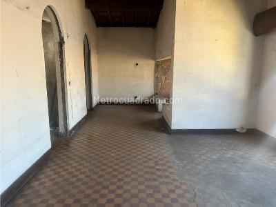 Casa de 5 alcobas en venta en Prado, Medellín, 535 m² · foto 2 de 20