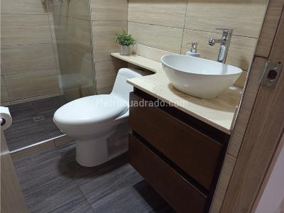 Apartamento en venta en Bombona 1, Medellín · foto 8 de 20