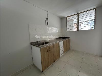 Casa de 3 alcobas en venta en Buenos Aires, Medellín, 258 m² · foto 2 de 20