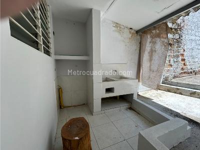 Casa de 3 alcobas en venta en Buenos Aires, Medellín, 258 m² · foto 13 de 20