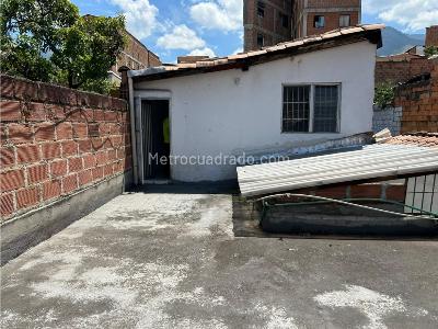 Casa de 3 alcobas en venta en Buenos Aires, Medellín, 258 m² · foto 19 de 20