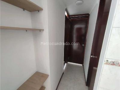 Apartamento de 3 alcobas en venta en Centro, Medellín, 57 m² · foto 11 de 12