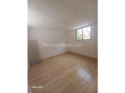 Casa de 4 alcobas en venta en La Milagrosa, Medellín, 132 m² · foto 8 de 13