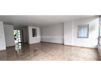 Apartamento en arriendo en Poblado, Medellín · foto 3 de 20
