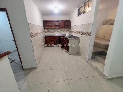 Casa de 3 alcobas en venta en La Milagrosa, Medellín, 93 m² · foto 6 de 16