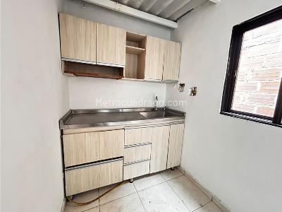 Apartamento de 2 alcobas en arriendo en Cucaracho, Medellín, 45 m² · foto 1 de 11
