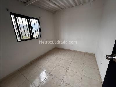 Apartamento de 2 alcobas en arriendo en Cucaracho, Medellín, 45 m² · foto 4 de 11