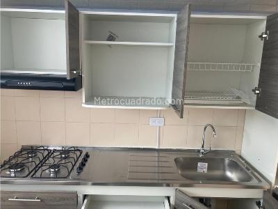 Apartamento de 3 alcobas en arriendo en La Magnolia, Envigado, 80 m² · foto 2 de 13