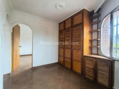 Casa de 3 alcobas en arriendo en Fatima, Itagüí, 220 m² · foto 19 de 20