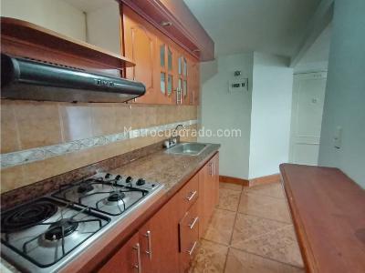 Apartamento de 3 alcobas en venta en Buenos Aires, Medellín, 50 m² · foto 2 de 18