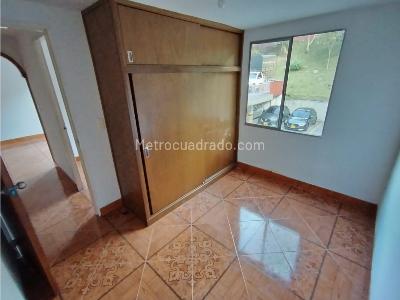 Apartamento de 3 alcobas en venta en Buenos Aires, Medellín, 50 m² · foto 12 de 18