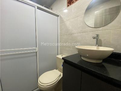 Apartamento de 3 alcobas en arriendo en La America, Medellín, 80 m² · foto 4 de 6