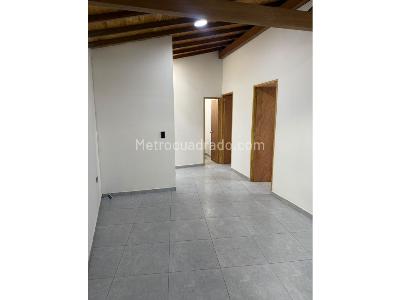 Apartamento de 2 alcobas en arriendo en La Colina, Medellín, 55 m² · foto 3 de 10
