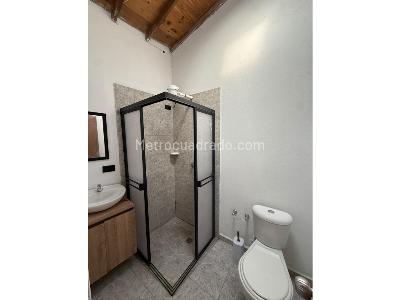 Apartamento de 2 alcobas en arriendo en La Colina, Medellín, 55 m² · foto 9 de 10