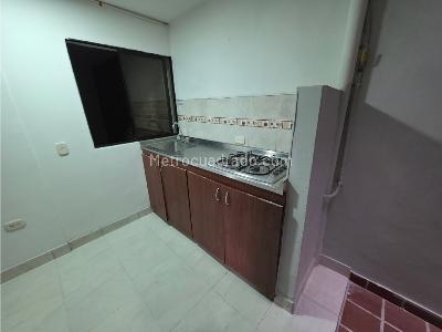 Apartamento de 2 alcobas en arriendo en El Salvador, Medellín, 70 m² · foto 2 de 15