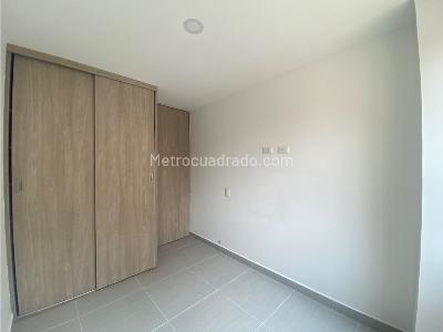 Apartamento de 3 alcobas en arriendo en La Castellana, Medellín, 91 m² · foto 10 de 13
