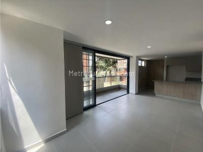Apartamento de 3 alcobas en arriendo en La Castellana, Medellín, 91 m² · foto 5 de 13