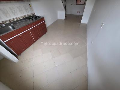 Apartamento de 2 alcobas en arriendo en Cataluña, Medellín, 68 m² · foto 2 de 16